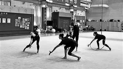 鼎冠配资 中国艺术体操队新亮相惊喜连连