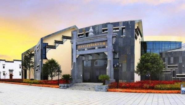 趣投顾 新四军的故事代代传